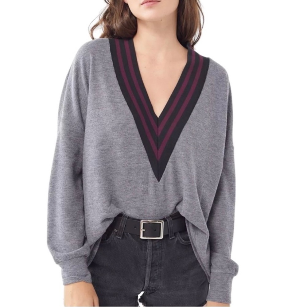 𝅺urban Outfitters Vivi Plunging V Neck Varsity Top Sweater size XS Oversized